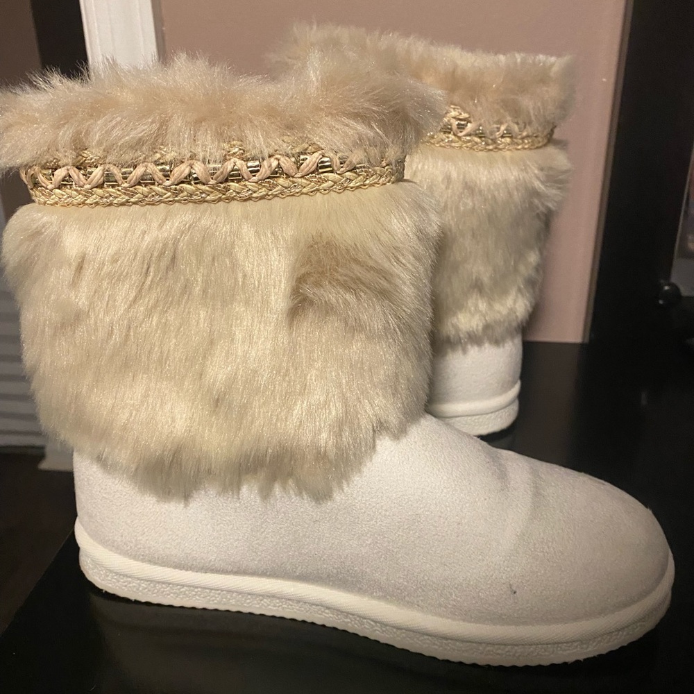 Pretty new winter boots.